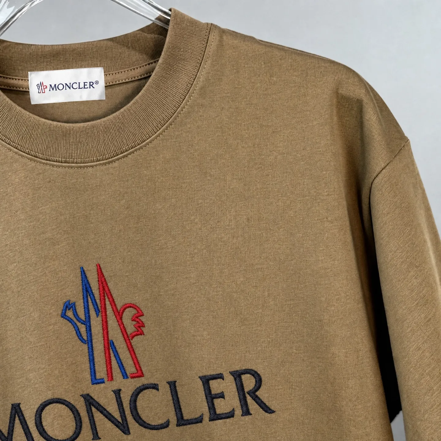 moncle～ logo 《 》7a tee ， Same Style ， : Black White Coffee Brown Size：S（90-130 ） M（125-150 ） L（135-165 ） XL（160-190 ） XXL（185-220 ）